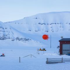 Die AWIPEV-Forschungsstation auf der Inselgruppe Spitzbergen © picture alliance / ZB | Jens Büttner
